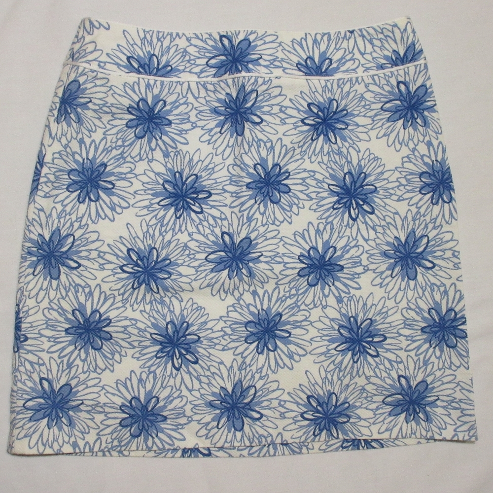 SALE !! Ann Taylor LOFT Floral Skirt 4P Petite Blue White